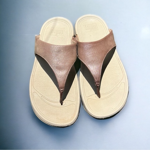 🌻Fit Flop Metallic Triangular Toe-Post Sandals Size 7 - Picture 1 of 10